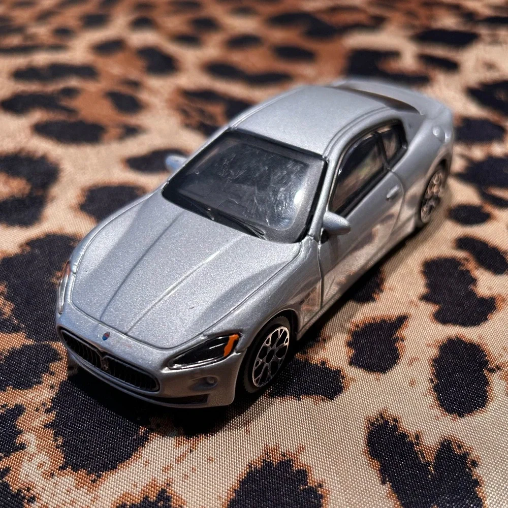 Burago Maserati Gran Turismo Silver 1:43 Scale Diecast Model Car - Picture 1 of 8
